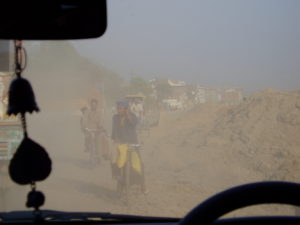 La Grand Trunk Road en construction entre Varanasi et Bodhgaya